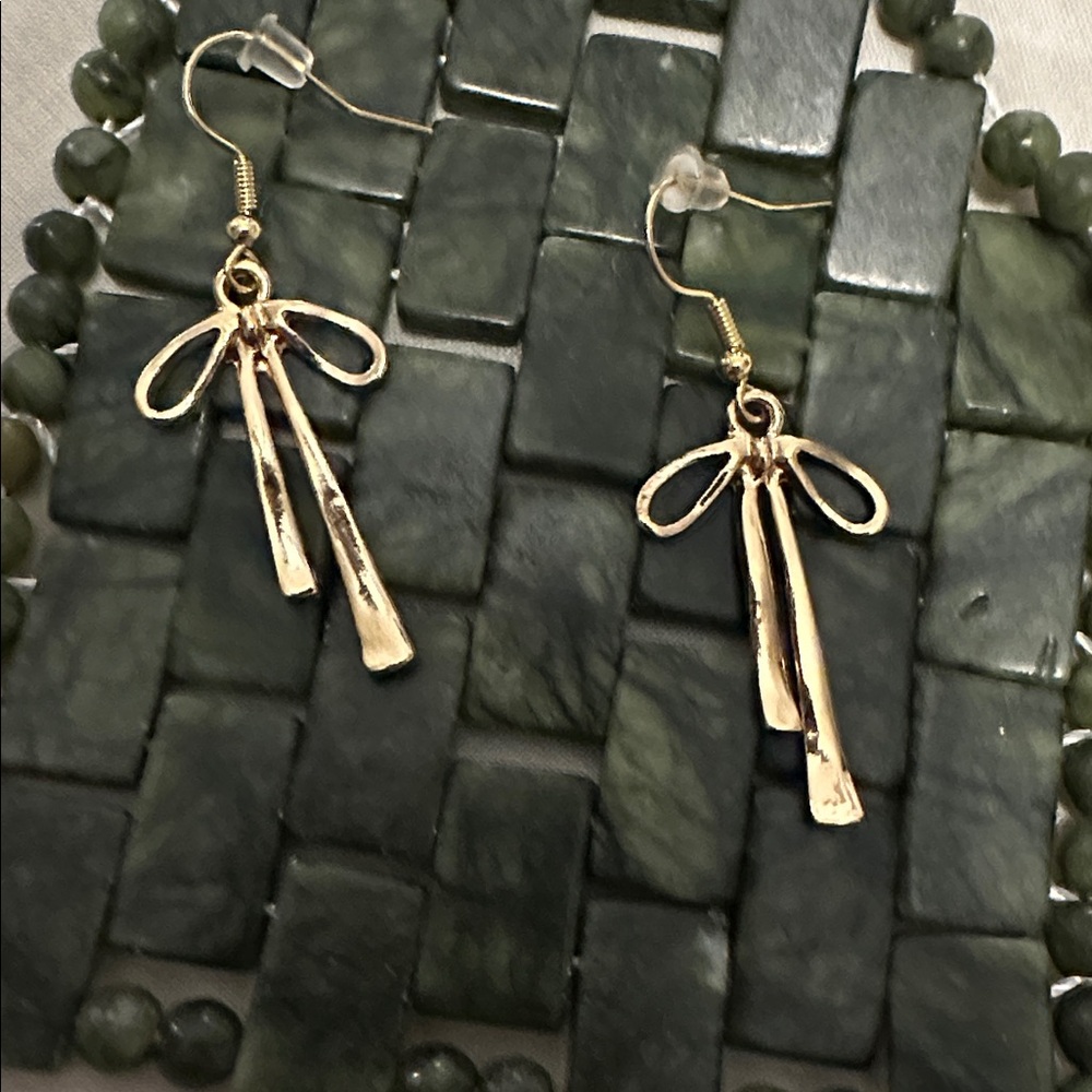 Elegant Gold Bow Earrings